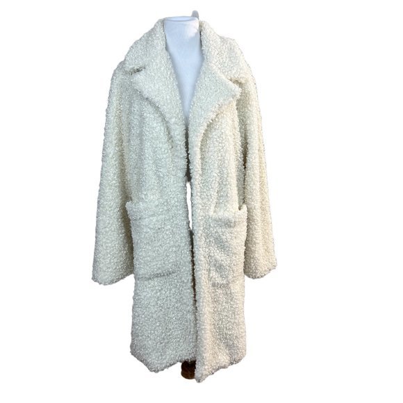 Tiger Mist Jackets & Blazers - Tiger Mist Teddy Coat Jacket Medium Ivory‎ Pockets Clasp Closure Statement